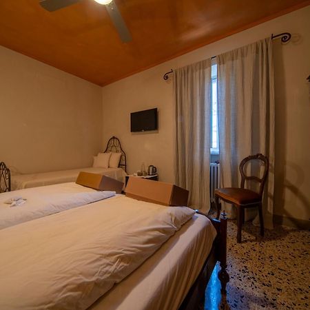 Agriturismo Podere Tovari アンギアーリ エクステリア 写真