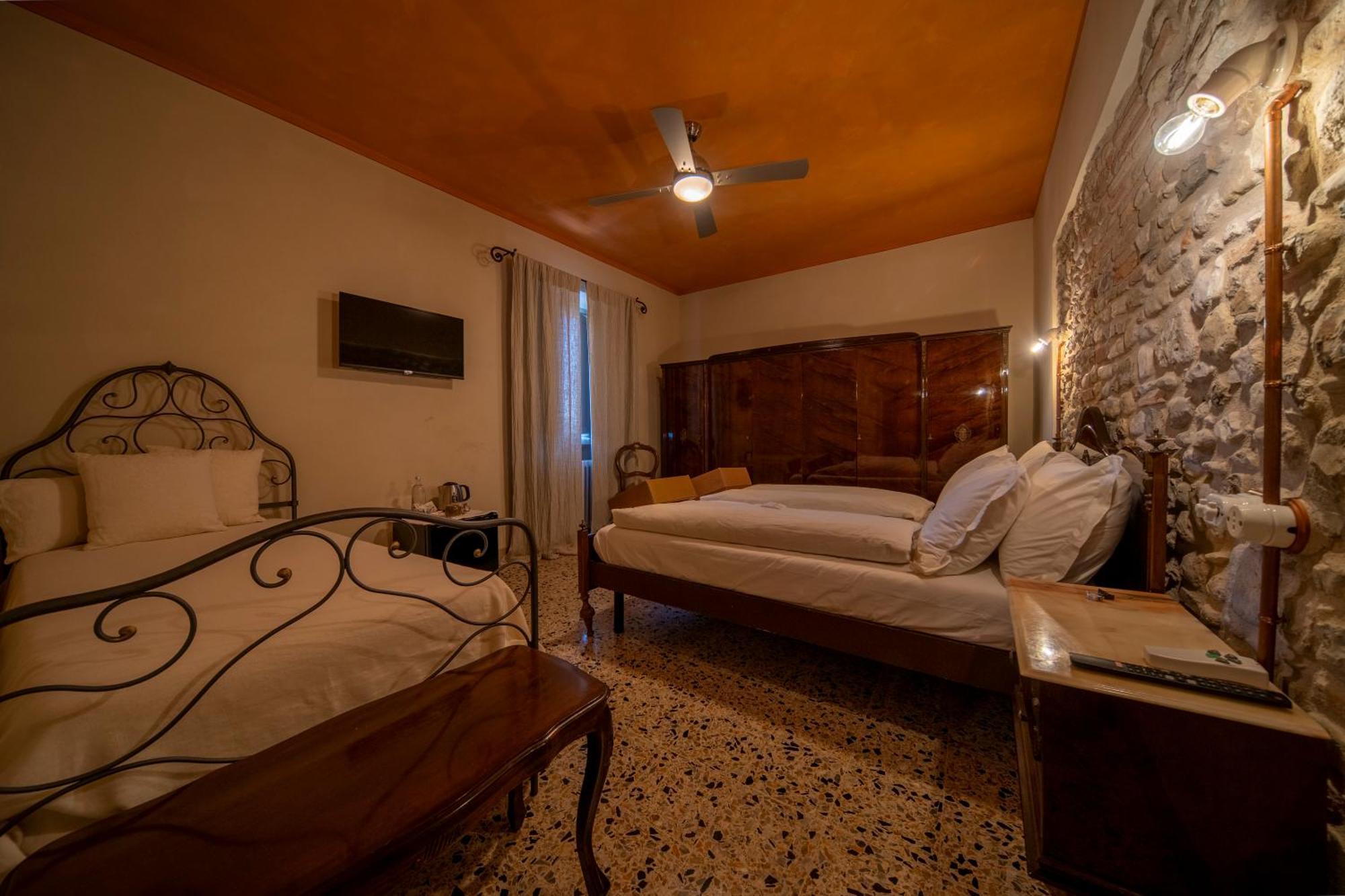 Agriturismo Podere Tovari アンギアーリ エクステリア 写真