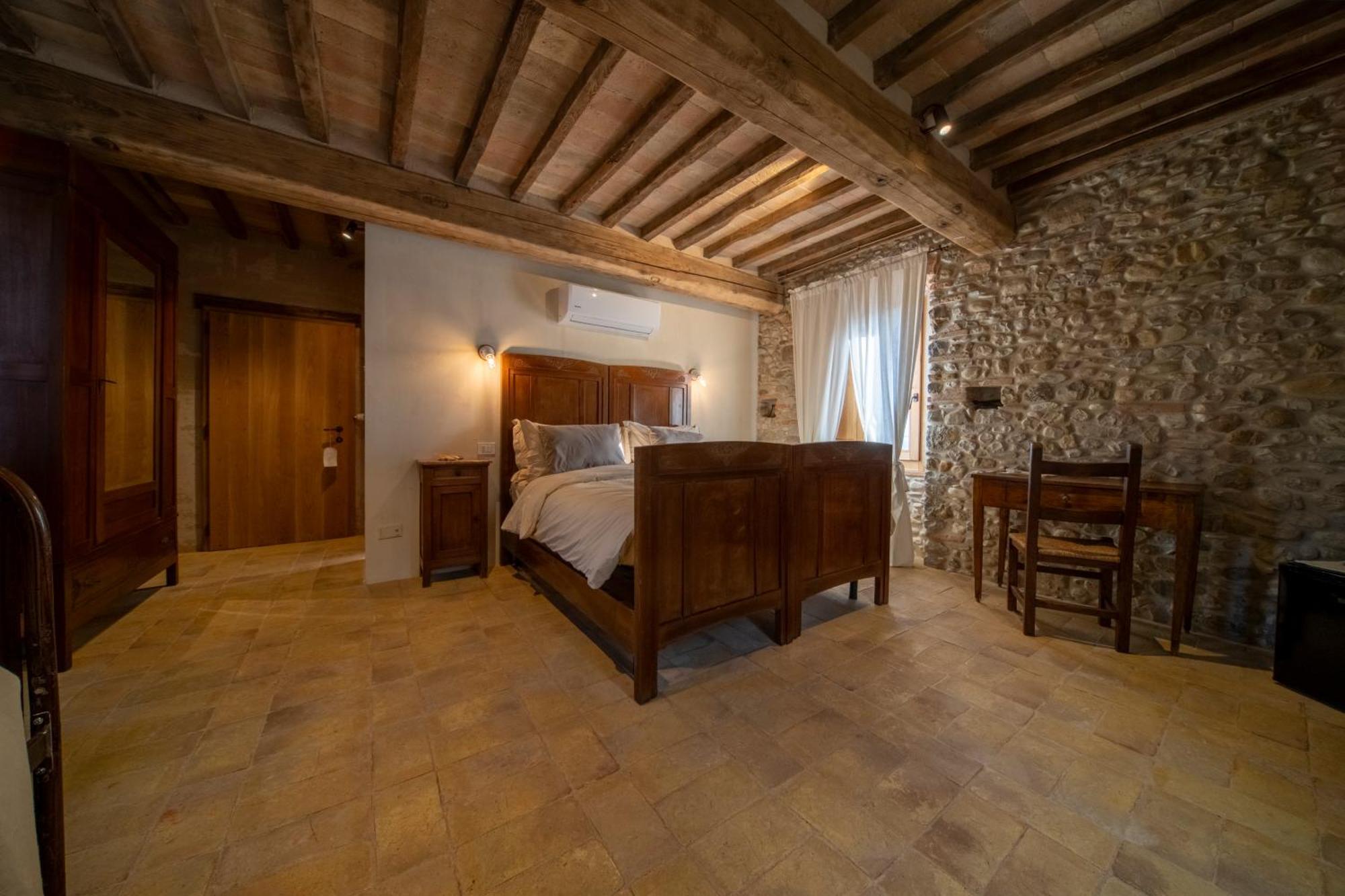 Agriturismo Podere Tovari アンギアーリ エクステリア 写真