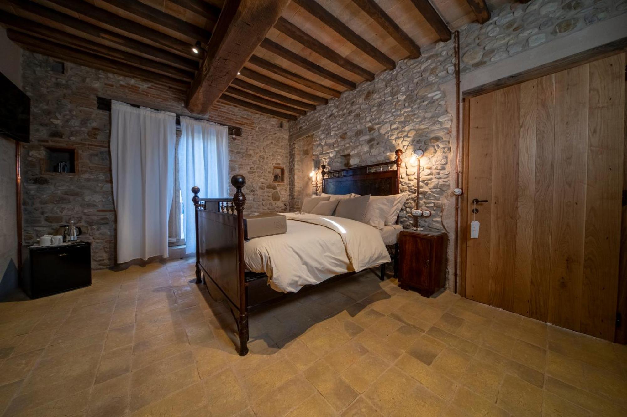 Agriturismo Podere Tovari アンギアーリ エクステリア 写真