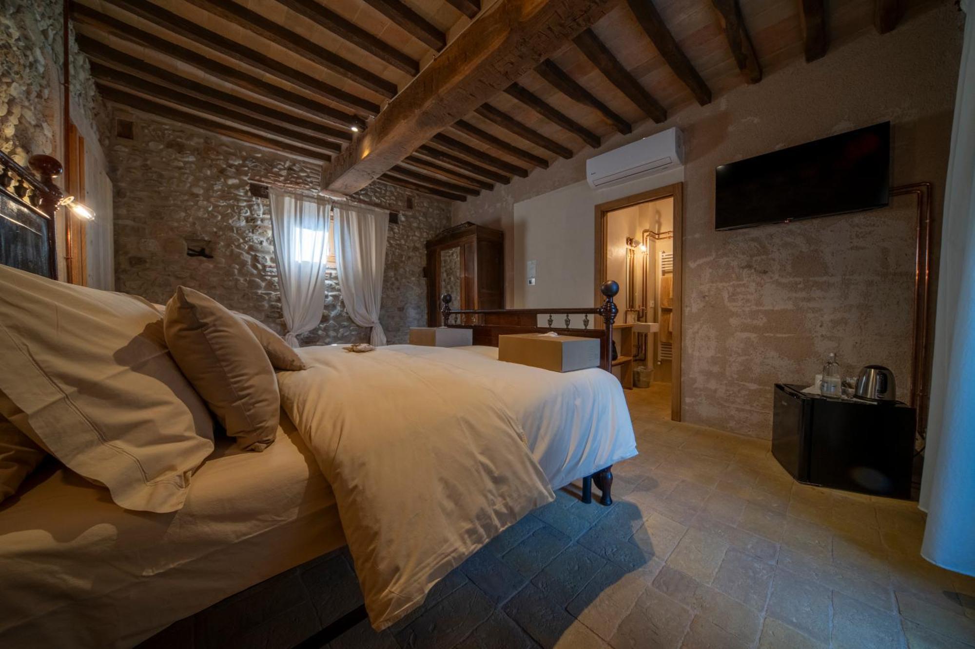 Agriturismo Podere Tovari アンギアーリ エクステリア 写真