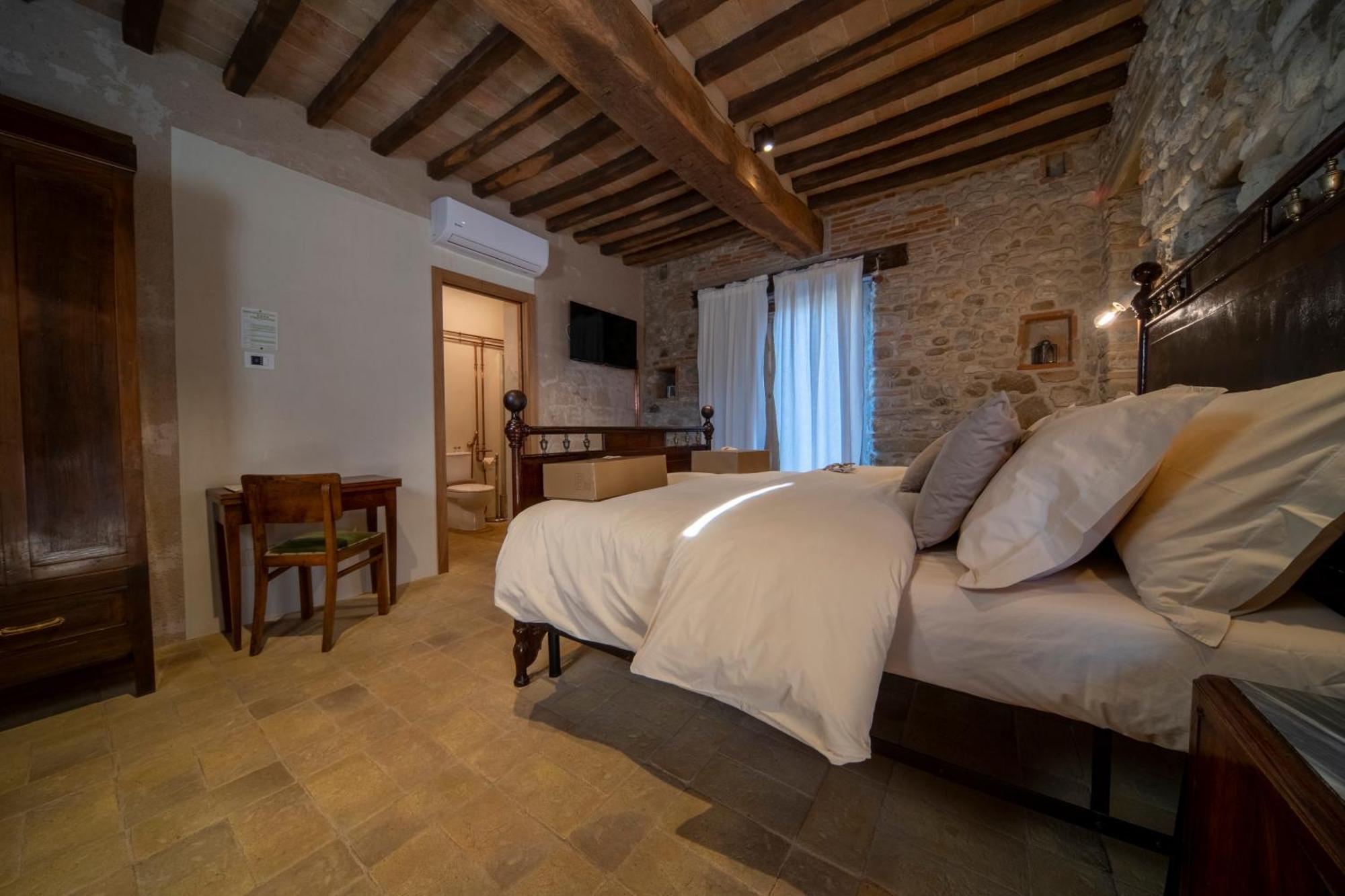 Agriturismo Podere Tovari アンギアーリ エクステリア 写真