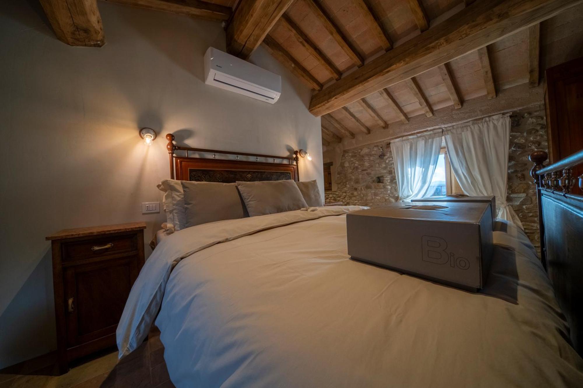 Agriturismo Podere Tovari アンギアーリ エクステリア 写真