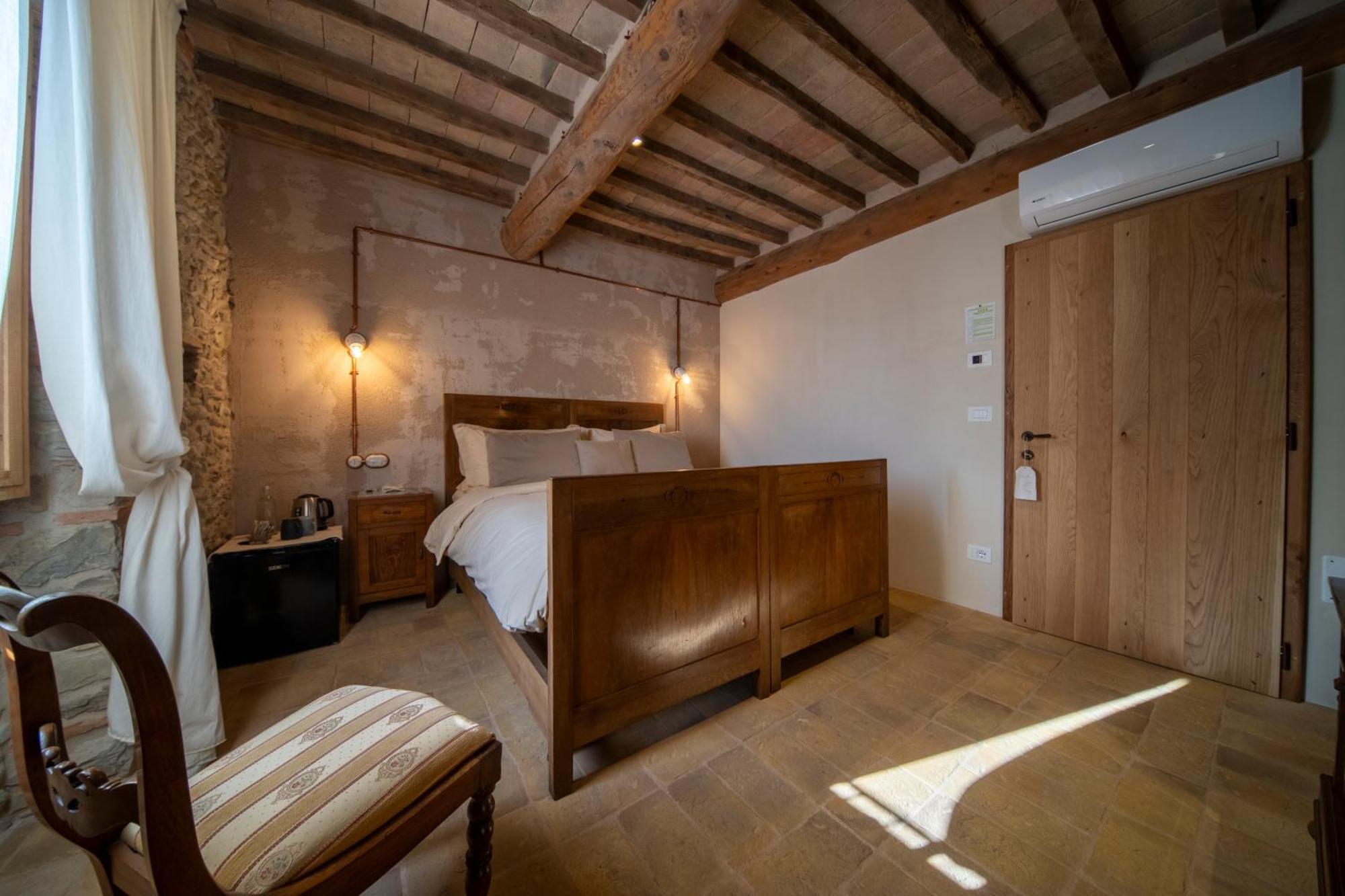 Agriturismo Podere Tovari アンギアーリ エクステリア 写真