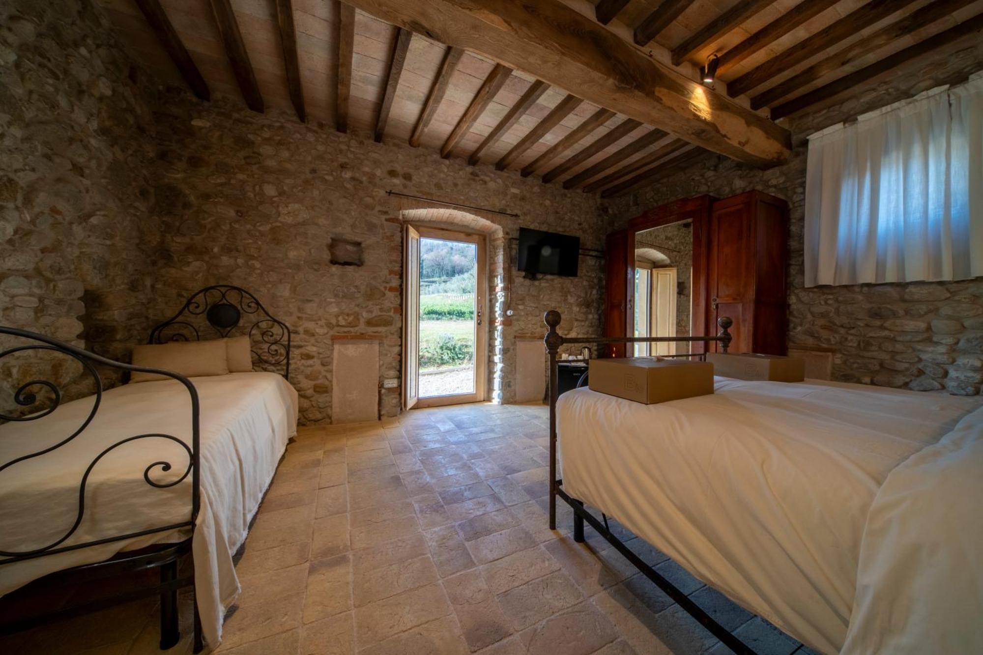 Agriturismo Podere Tovari アンギアーリ エクステリア 写真