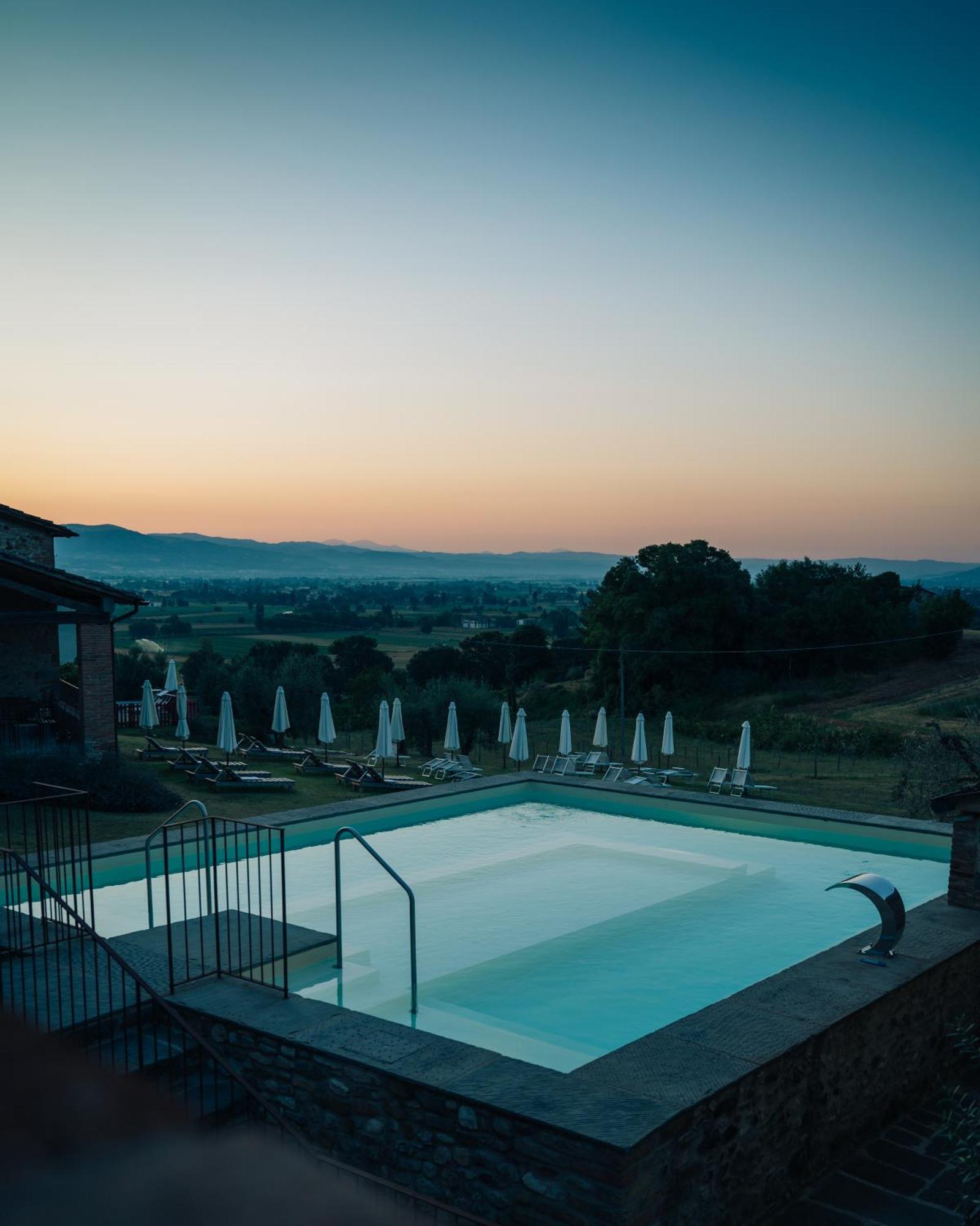 Agriturismo Podere Tovari アンギアーリ エクステリア 写真